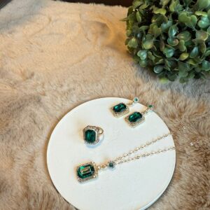 Emerald Elegance Jewelry Set